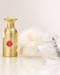 Shelley Kyle Velvet Rose Oud Body and Linen Powder Talc Free Gift Set with Large Puff and Crystal Dish